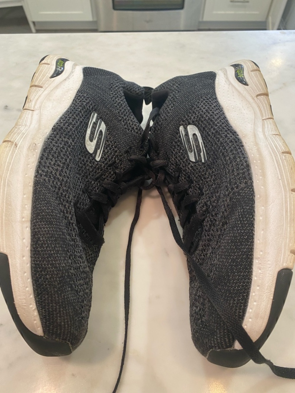Skechers Arch Fit Men's size 12 Black and Gray Knit Lace-Up Athletic Sneakers